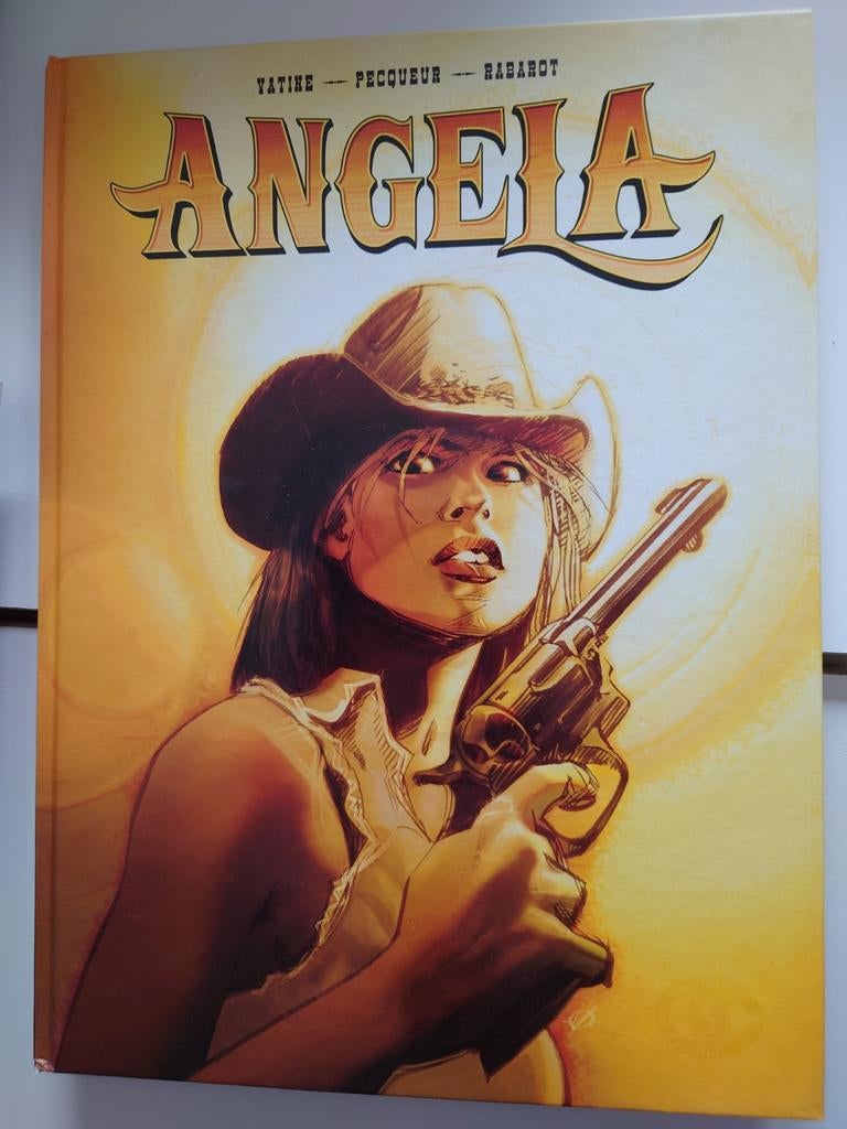 Angela hc. Silvester, Boeken, Stripboeken, Eén stripboek, Ophalen of Verzenden, Gelezen