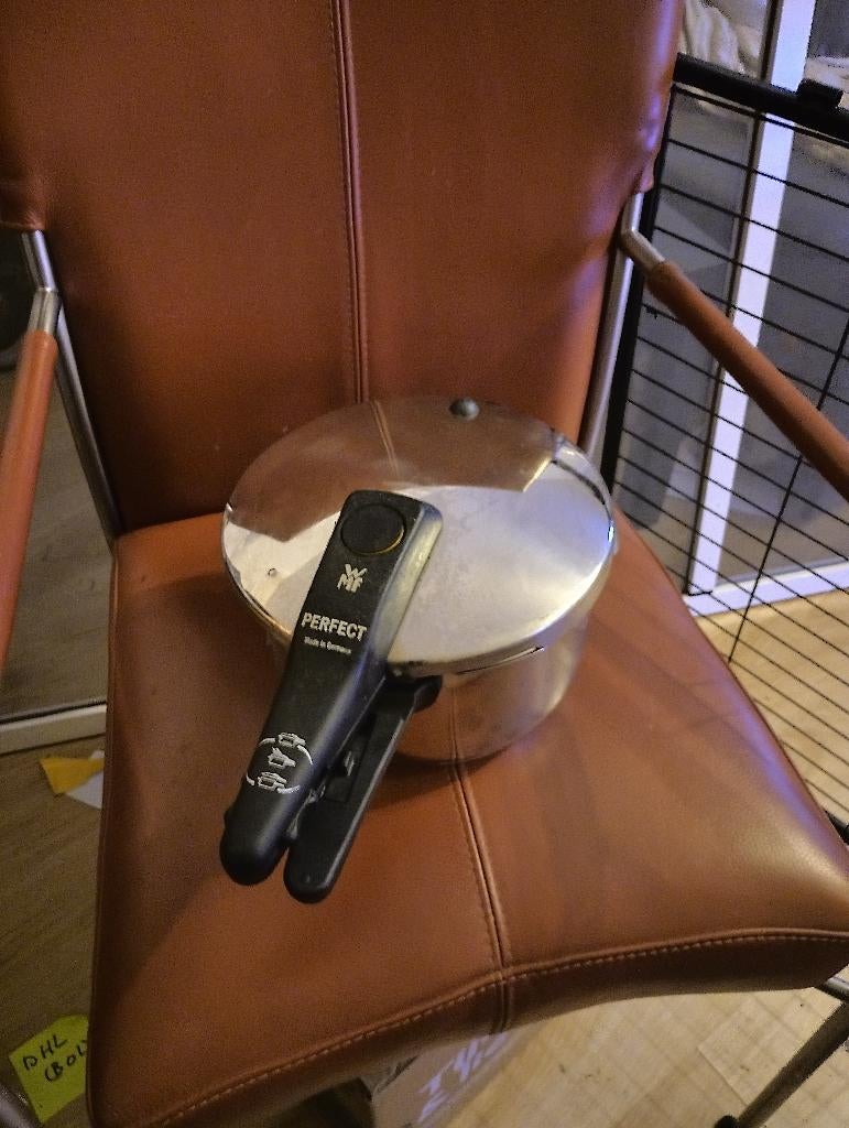 Hogedrukpan, Huis en Inrichting, Keuken | Potten en Pannen, Ophalen of Verzenden, Zo goed als nieuw, Overige materialen, Kookpan of Snelkookpan