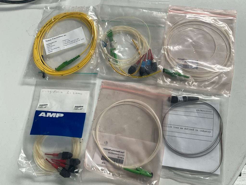 Diverse glasvezelkabels en connectoren, Ophalen of Verzenden, Nieuw