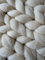 Lontwol 2kg ivoor, Hobby en Vrije tijd, Knutselen, Ophalen of Verzenden, Gebruikt