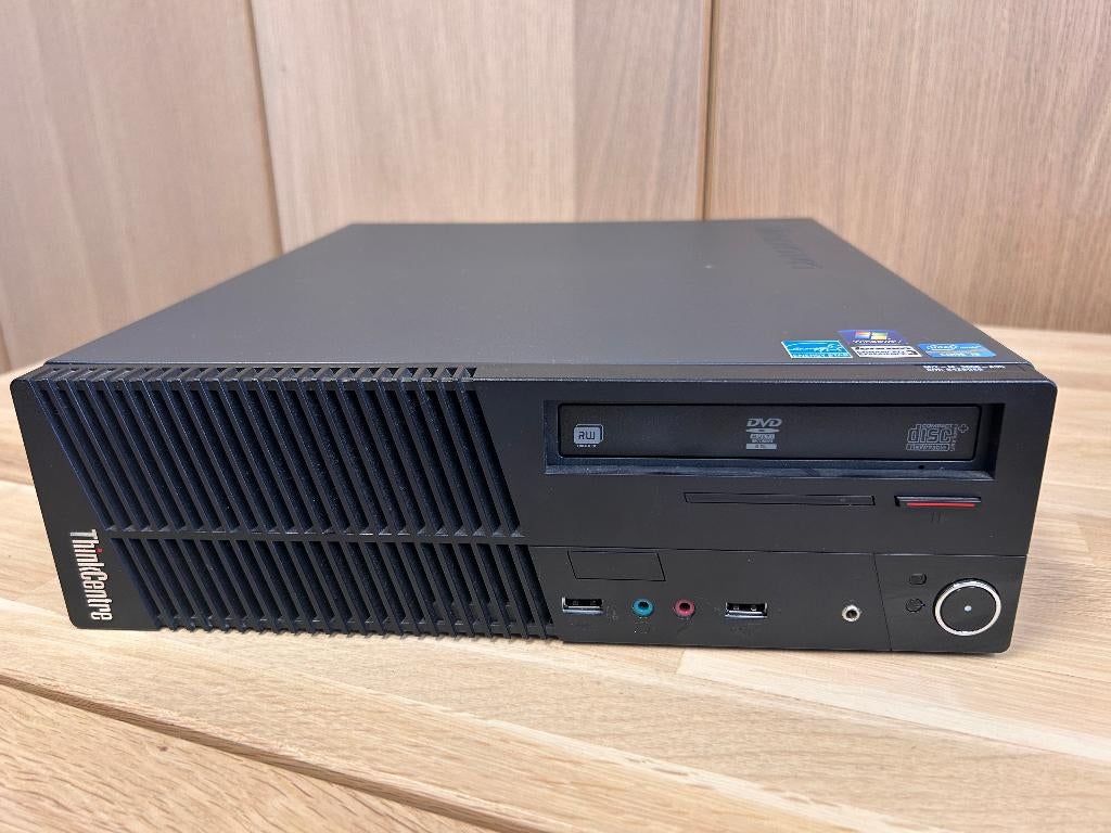 Lenovo ThinkCentre M72e SFF Desktop, Ophalen, SSD, Met videokaart, Intel Core i3