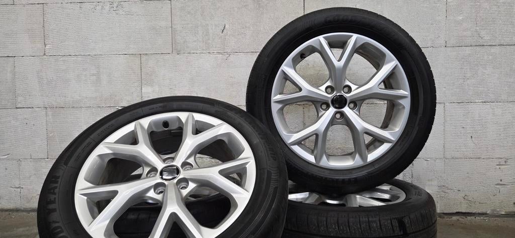17" Seat Arona T-cross Kamiq orig velgen zomerbanden, Auto-onderdelen, Banden en Velgen, Gebruikt, Banden en Velgen, 17 inch, V