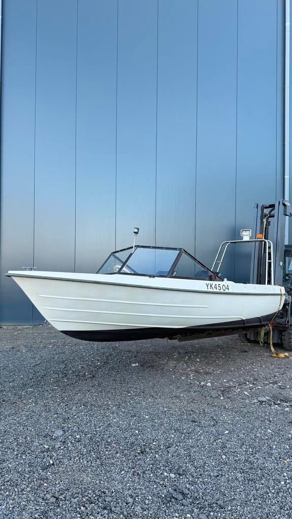 KMV With Vital 1500, Watersport en Boten, Speedboten, Zo goed als nieuw, 3 tot 6 meter, Benzine, Polyester, Buitenboordmotor, Ophalen