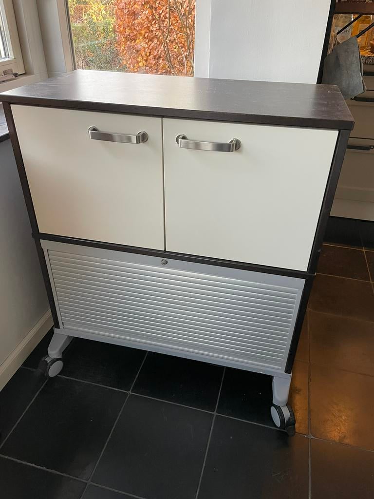 kast Ikea Effectiv, met deurtjes, wieltjes archiefkast, Huis en Inrichting, Ophalen, Gebruikt