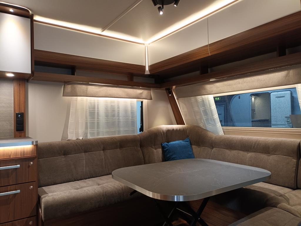 Polar Blueline 590 FWA, Caravans en Kamperen, Caravans, Rondzit, Bedrijf, Overige typen, Schokbreker