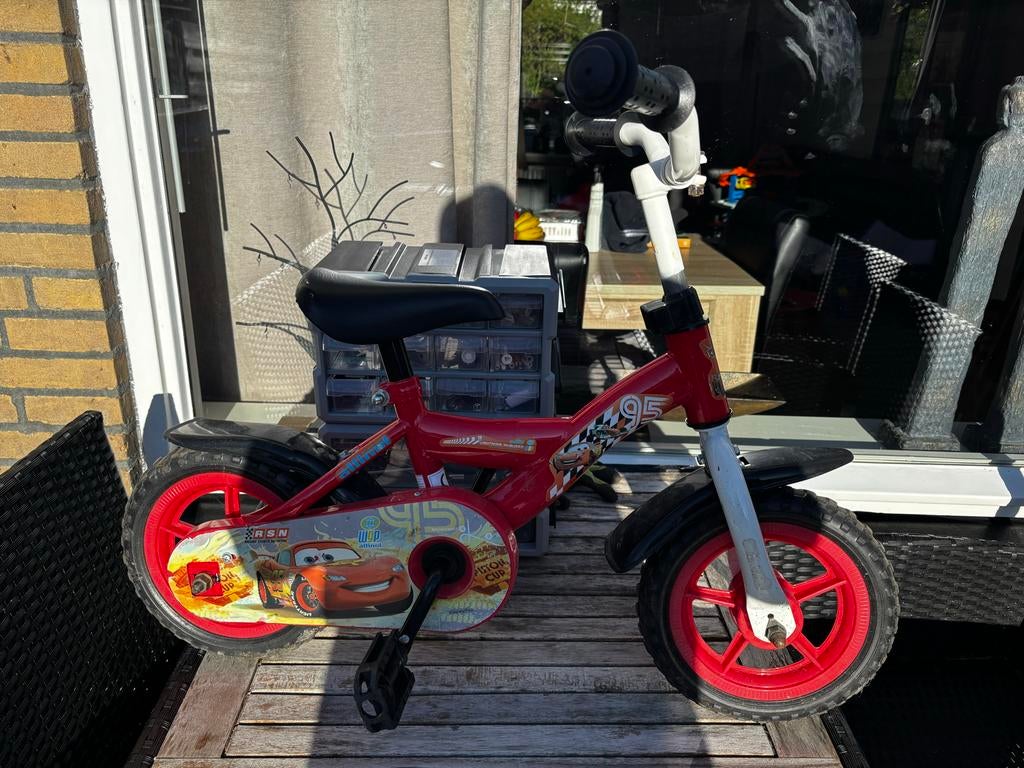 Kinderfiets Cars Lightning McQueen 12 inch, Fietsen en Brommers, Fietsen | Kinderfietsjes, Ophalen, Gebruikt, Terugtraprem, Minder dan 16 inch