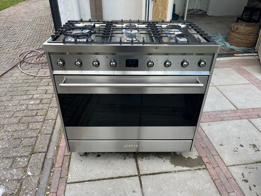 SMEG gasfornuis met 6 pitten en oven, Witgoed en Apparatuur, Fornuizen, Ophalen, Gebruikt, 60 cm of meer, Gas