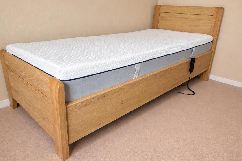 Eenpersoons bed 90x210 electrische lattenbodem, nieuw matras, Huis en Inrichting, Ophalen, Verstelbaar, 90 cm, Eenpersoons