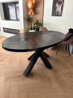 Zwarte eettafel met visgraat motief, Huis en Inrichting, Tafels | Eettafels, Ophalen, Gebruikt, 100 tot 150 cm, Vijf personen of meer