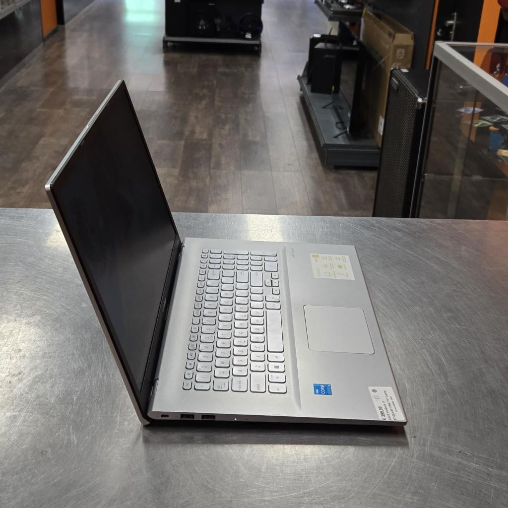 ASUS VivoBook 17 X712EA-BX176W 17,6'' Laptop, Asus, Zo goed als nieuw, Support@asus.com, No. 15, Li-Te Road, Beitou District
Taipei 112
Taiwan
