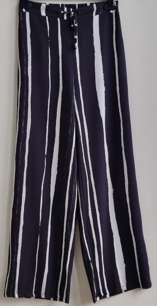 Perla Nera zwart/roomwitte broek mt. S, Kleding | Dames, Broeken en Pantalons, Perla Nera, Zwart, Ophalen of Verzenden, Zo goed als nieuw