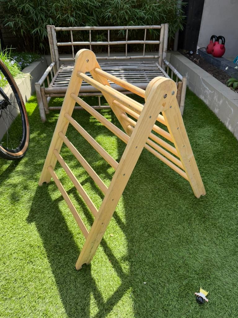 Houten klimdriehoek, Ophalen of Verzenden, Zo goed als nieuw