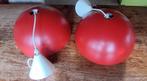 2 grote bolvormige rode hanglampen, Huis en Inrichting, Lampen | Hanglampen, Ophalen