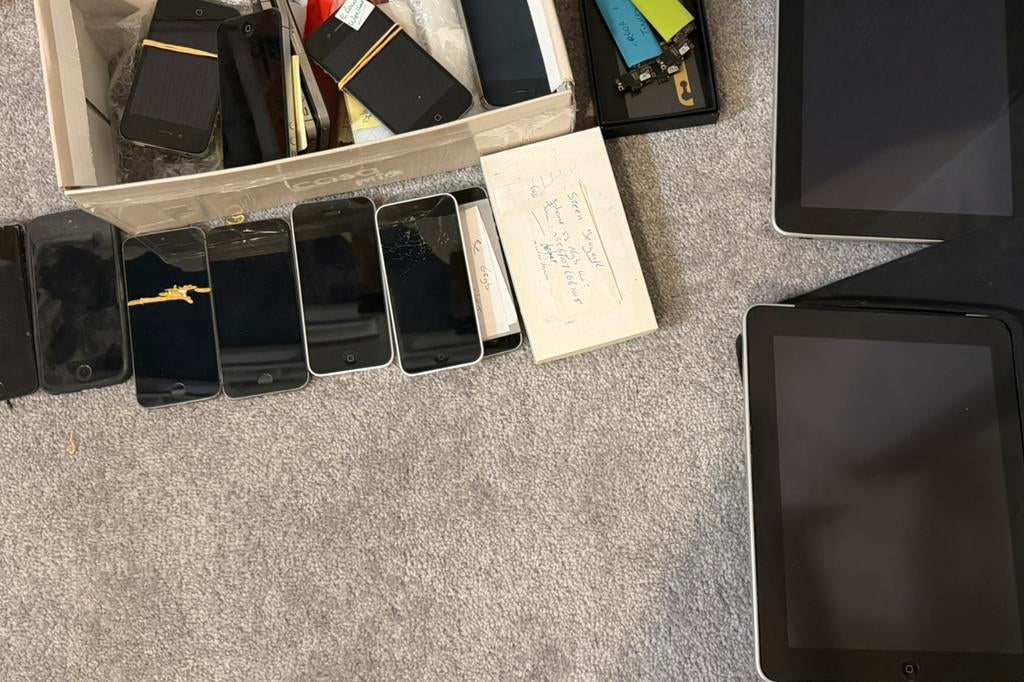 Partij oude iphones en ipad gratis op te halen, Ophalen, Zo goed als nieuw, Overige typen, Apple iPhone