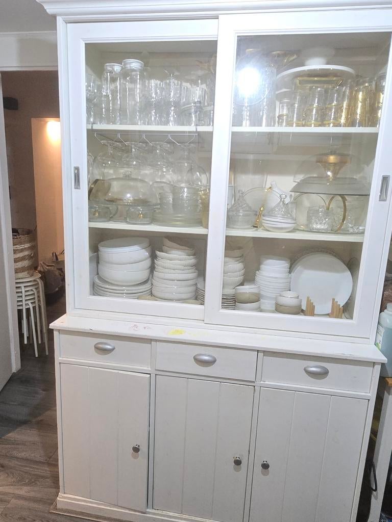 Vitrinekast wit hout, Gebruikt, 150 tot 200 cm, 25 tot 50 cm, 50 tot 100 cm