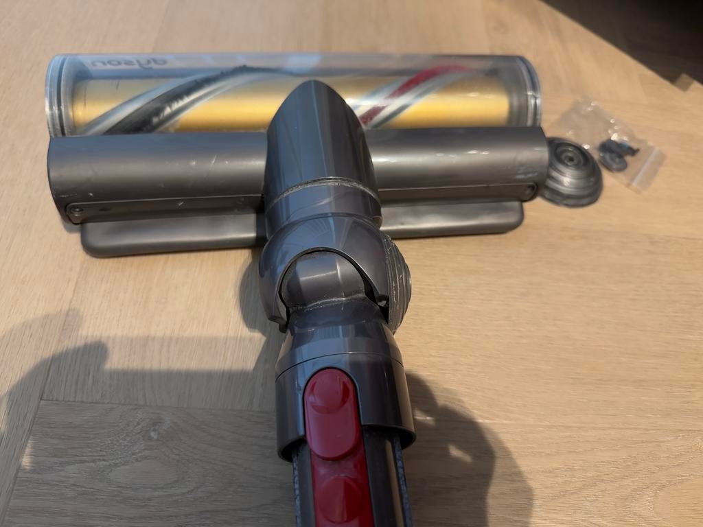 Dyson V11 - Torque vloerzuigmond goud - 1 wiel kapot, Ophalen of Verzenden, Gebruikt