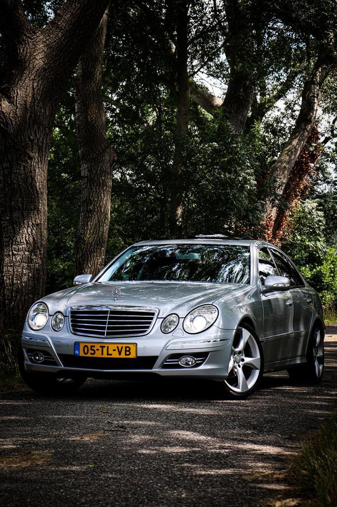 Mercedes-Benz-E-Klasse-E200-KOMPR-AUT-ORIG NL-ERG NETJES, Auto's, Mercedes-Benz, Particulier, E-Klasse, ABS, Airbags, Airconditioning