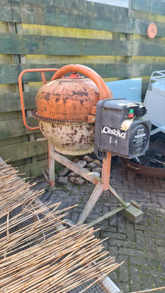 Lescha Betonmolen - Gebruikt, maar werkt nog prima!, Doe-het-zelf en Verbouw, Betonmolens, Gebruikt, Ophalen