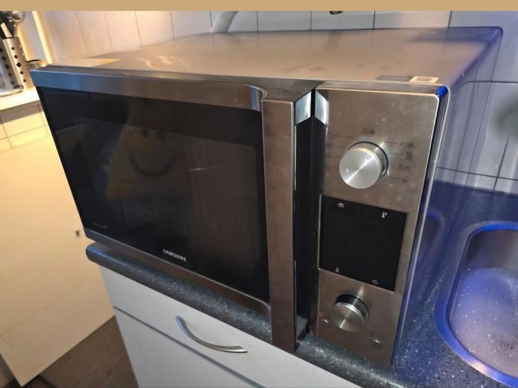 Samsung Combi Oven - Zilverkleurig en Modern, Combimagnetron, Gebruikt, Hete lucht, Ophalen of Verzenden
