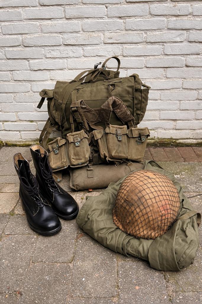 Mariniers uitrusting jaren '80 - Compleet pakket, Verzamelen, Militaria | Algemeen, Ophalen of Verzenden, Marine, Nederland, Helm of Baret