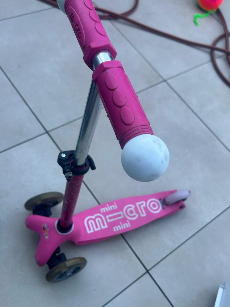 Roze micro step drie wielen, Fietsen en Brommers, Steps, Ophalen, Zo goed als nieuw, Gewone step, Micro