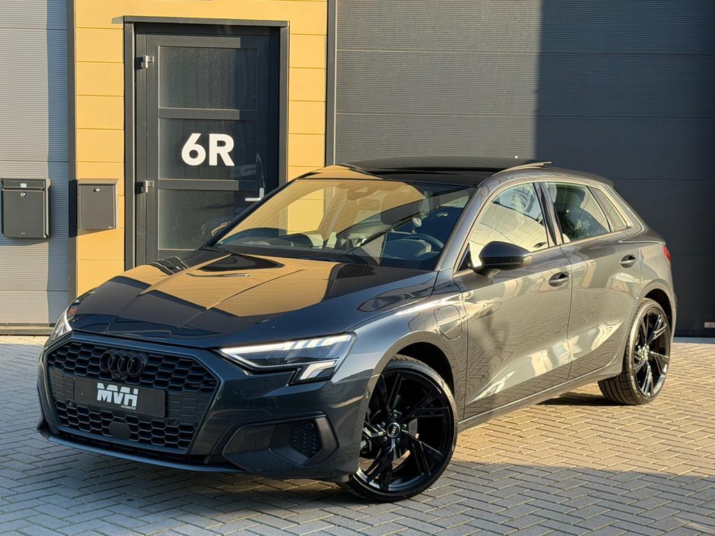 Audi A3 Sportback 40 TFSI e S-Edition - 360° Camera - Panor, Euro 6, 4 cilinders, 150 pk, Plug-in hybride