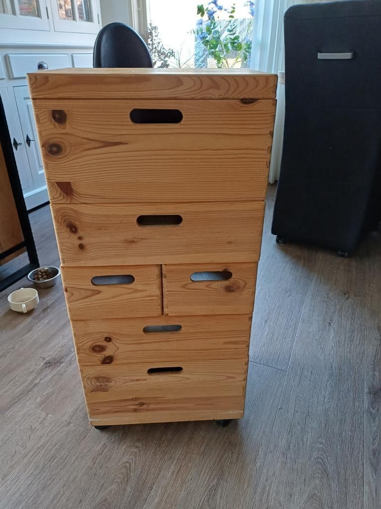 Houten kastje op wieltjes met lades en opbergvakken, Huis en Inrichting, Ophalen, Gebruikt