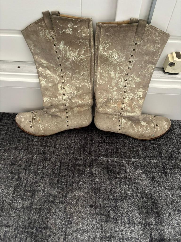 Goudkleurige laarzen Kop en Staart maat 41, Kleding | Dames, Hoge laarzen, Overige kleuren, Ophalen of Verzenden, Gedragen