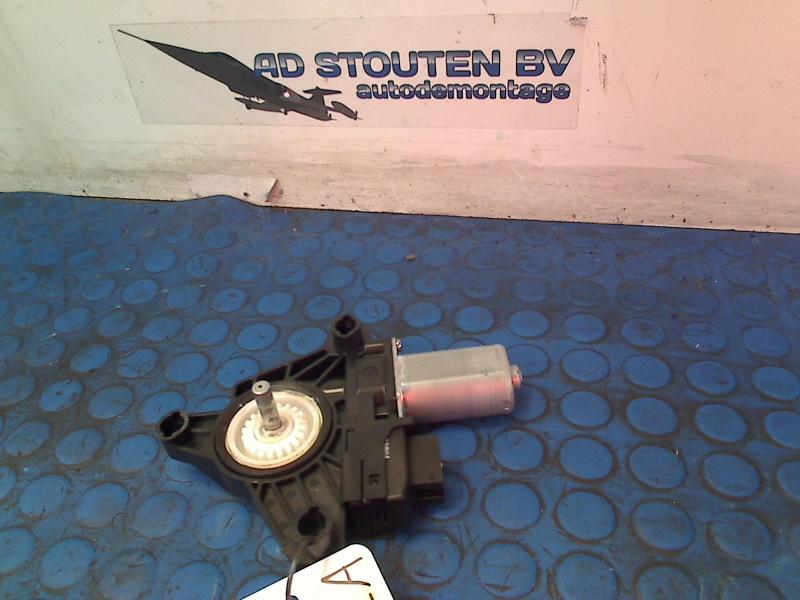 Motor Raammechaniek Links Achter C (W205) 2014, Gebruikt, Mercedes-Benz AG, Mercedes-Benz, Mercedesstraße 120, Stuttgart 70372, , Duitsland