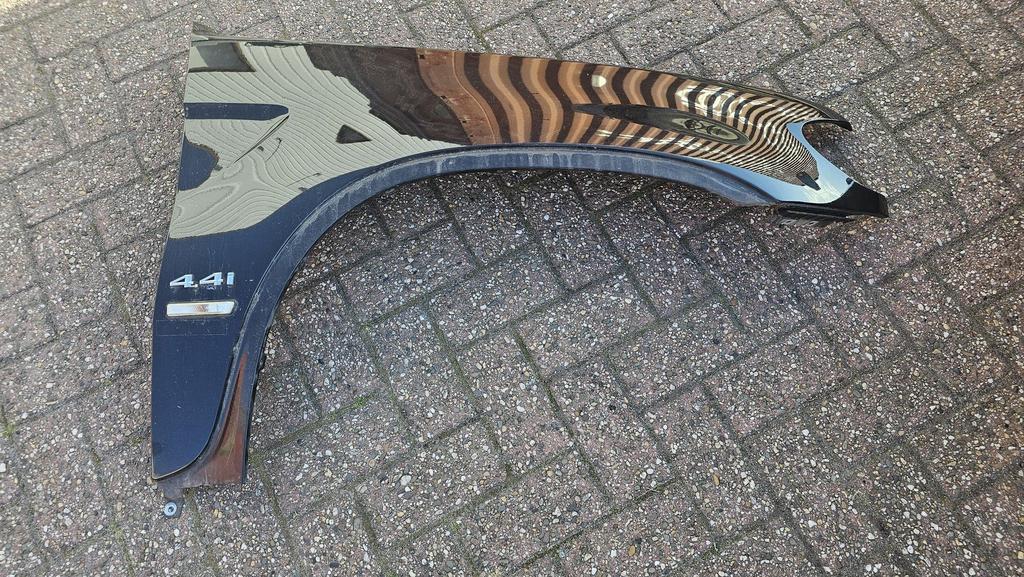 Voorscherm spatbord rechtsvoor BMW X5 serie E53 kleur Cosmos, Auto-onderdelen, Carrosserie en Plaatwerk, Spatbord, BMW, Links