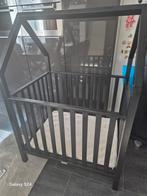 Zwarte box huisje met matras, Ophalen, Gebruikt, Ledikant