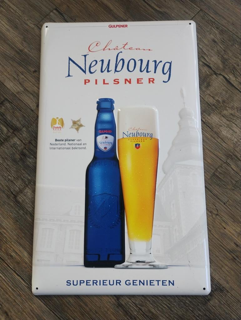 Gulpener Neubourg Pilsener reclamebord, Ophalen of Verzenden, Gebruikt, Reclamebord, Plaat of Schild, Overige merken