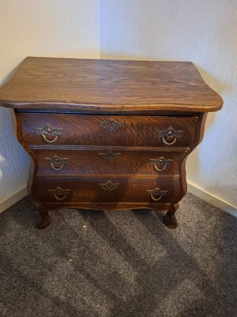 Buik en 2 Oude Nacht Kastjes, Ophalen