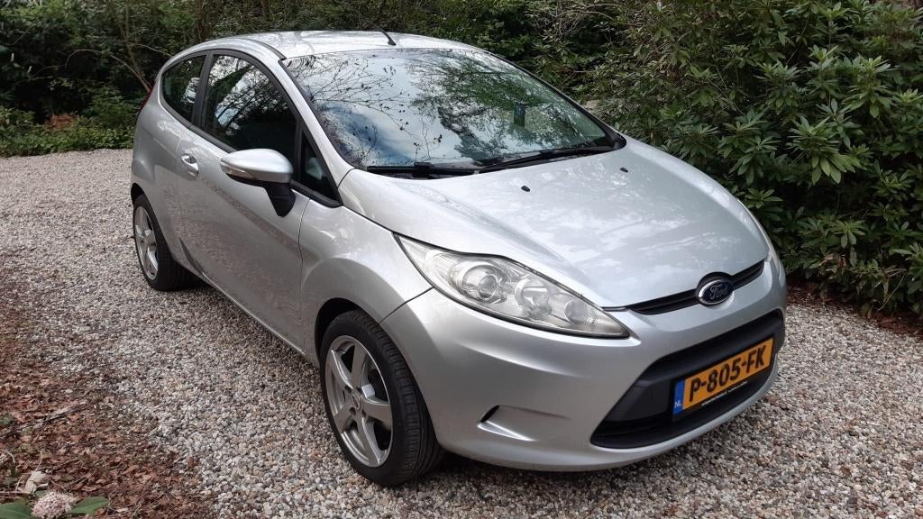 Ford Fiësta 1.25 44KW 3DR 2009 Grijs, Voorwielaandrijving, 4 cilinders, Handgeschakeld, Particulier
