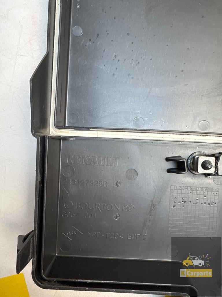 Renault Megane IV Fuse box set 243127929R, Auto-onderdelen, Info@fabrikant.eu, Ophalen of Verzenden, Fabrikant BV, Gebruikt