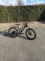 Zwarte giant mountainbike met spatborden en vering, Gebruikt, Hardtail, Heren, 53 tot 57 cm