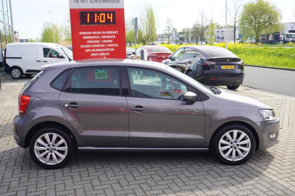 Volkswagen Polo 1.4-16V Highline / Stoelverwarming / PDC / A, Voorwielaandrijving, Zwart, 4 cilinders, Bedrijf