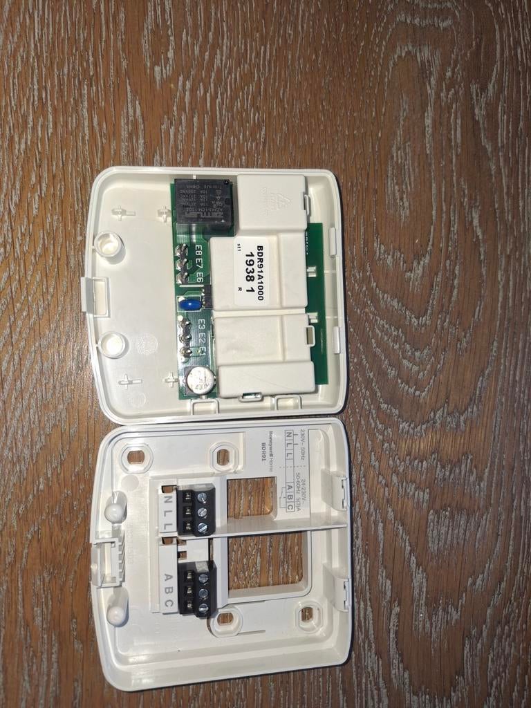 Honeywell BDR91 BDR91A1000 Draadloze ketelmodule aan/uit, Ophalen of Verzenden