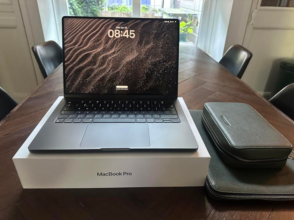 Apple Macbook Pro Black / M4 pro chip / 14 inch / 24Gb / 1Tb, Computers en Software, Apple Macbooks, Overige groottes, Zo goed als nieuw