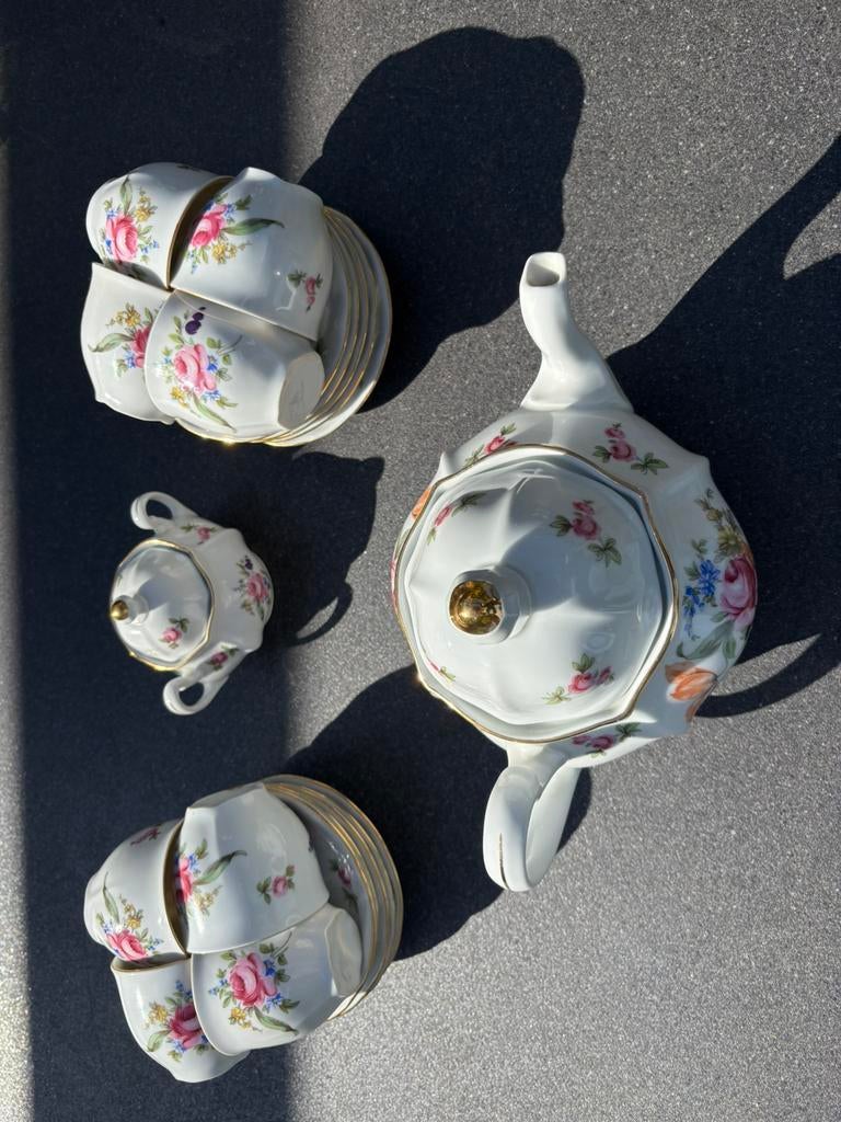 THEESERVIES, theepot, suikerpot, 8 kop en 8 schotel, Ophalen