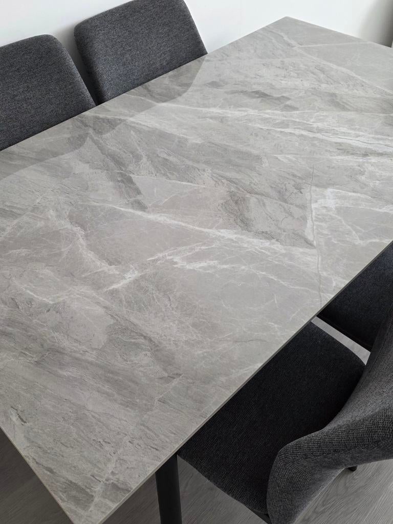 Complete Eettafelset : Marmerlook eettafel met 4 stoelen, Ophalen, 100 tot 150 cm, 50 tot 100 cm, Zo goed als nieuw