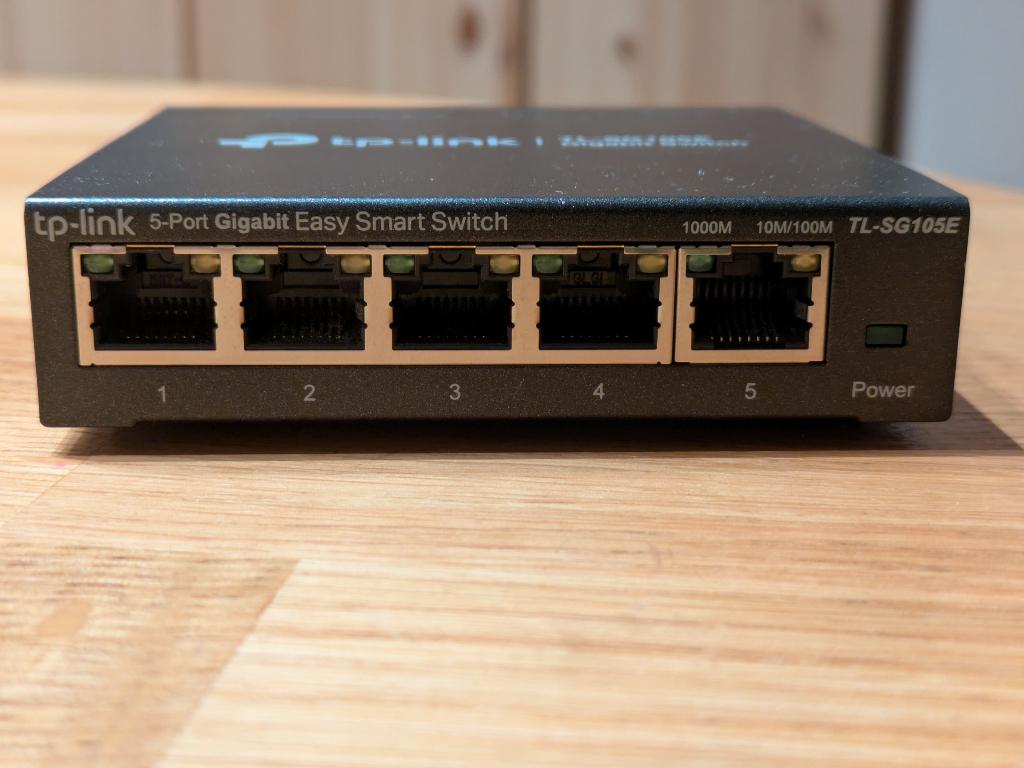 TP-Link TL-SG105E 1 Gigabit easy smart switch, Ophalen of Verzenden, Zo goed als nieuw