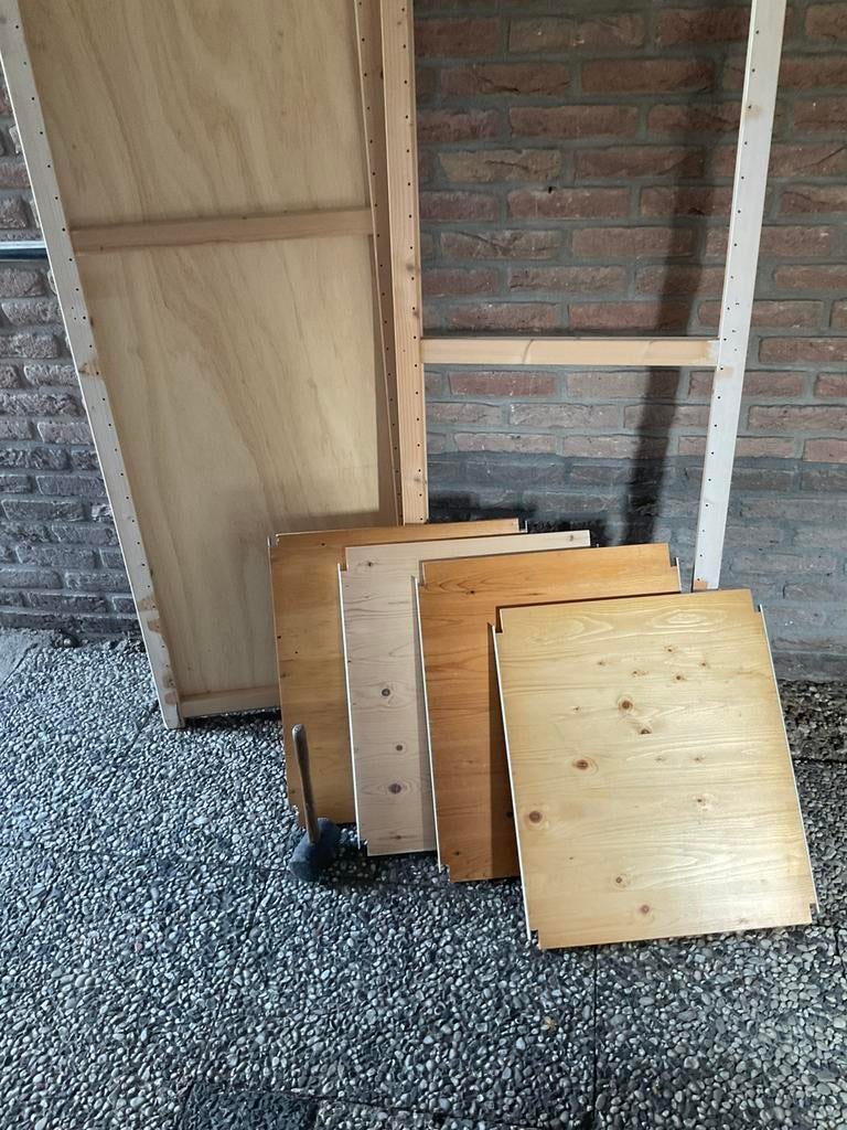 Lundia staanders + schappen, Ophalen, Zo goed als nieuw