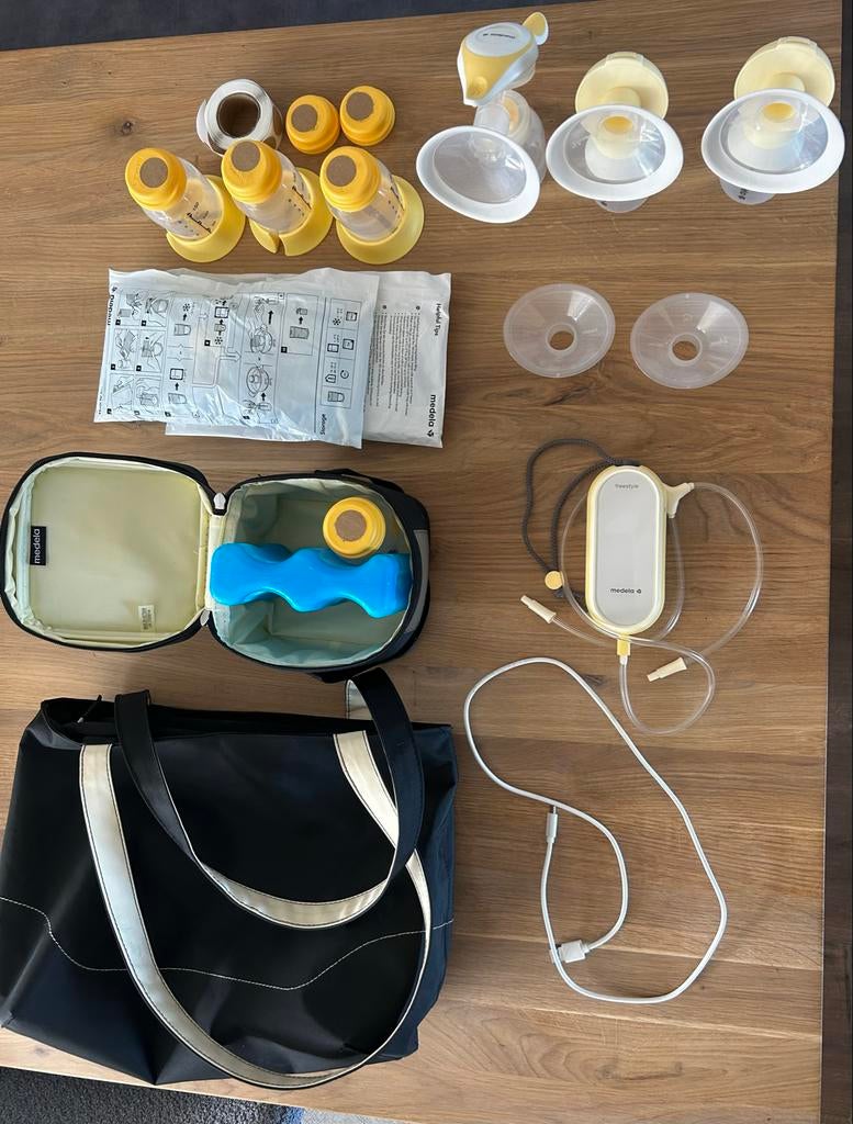 Medela Freestyle Borstkolf Set met Accessoires, Ophalen of Verzenden, Zo goed als nieuw, Borstkolf