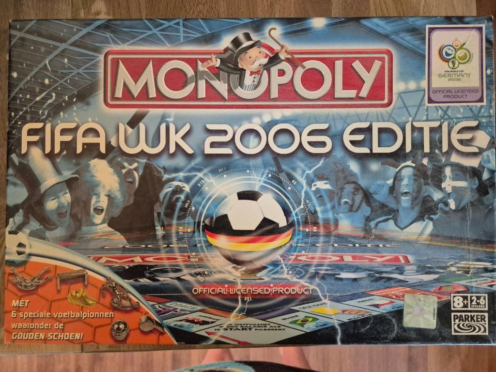 Monopoly, Hobby en Vrije tijd, Gezelschapsspellen | Bordspellen, Vijf spelers of meer, Verzenden, Zo goed als nieuw, Parker