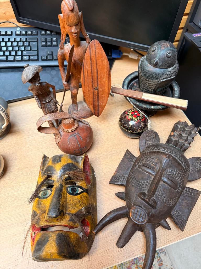 Antieke items uit Indië en Azië: maskers, beeldjes, servies, Antiek en Kunst, Ophalen of Verzenden