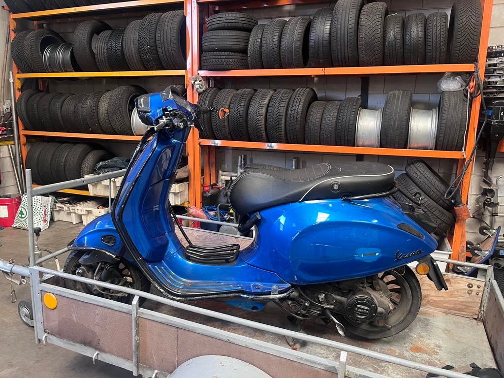 Te koop schade Vespa sprint., Ophalen of Verzenden, Zo goed als nieuw, Benzine