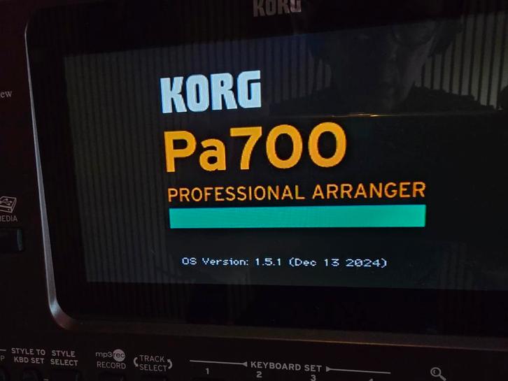 Korg PA700 Arranger Keyboard - Topstaat!, Muziek en Instrumenten, Keyboards, Zo goed als nieuw, 61 toetsen, Korg, Aanslaggevoelig