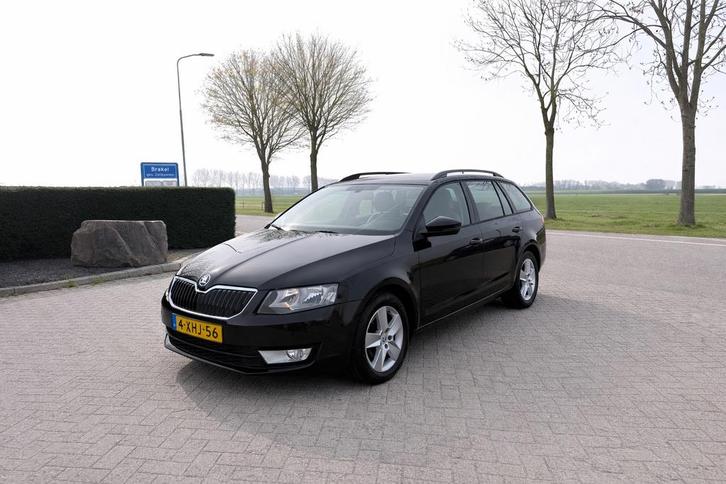 Skoda Octavia 1.2 TSI 77KW Combi 2014 Zwart, Auto's, Skoda, Bedrijf, Octavia, ABS, Airbags, Airconditioning, Bluetooth, Bochtverlichting
