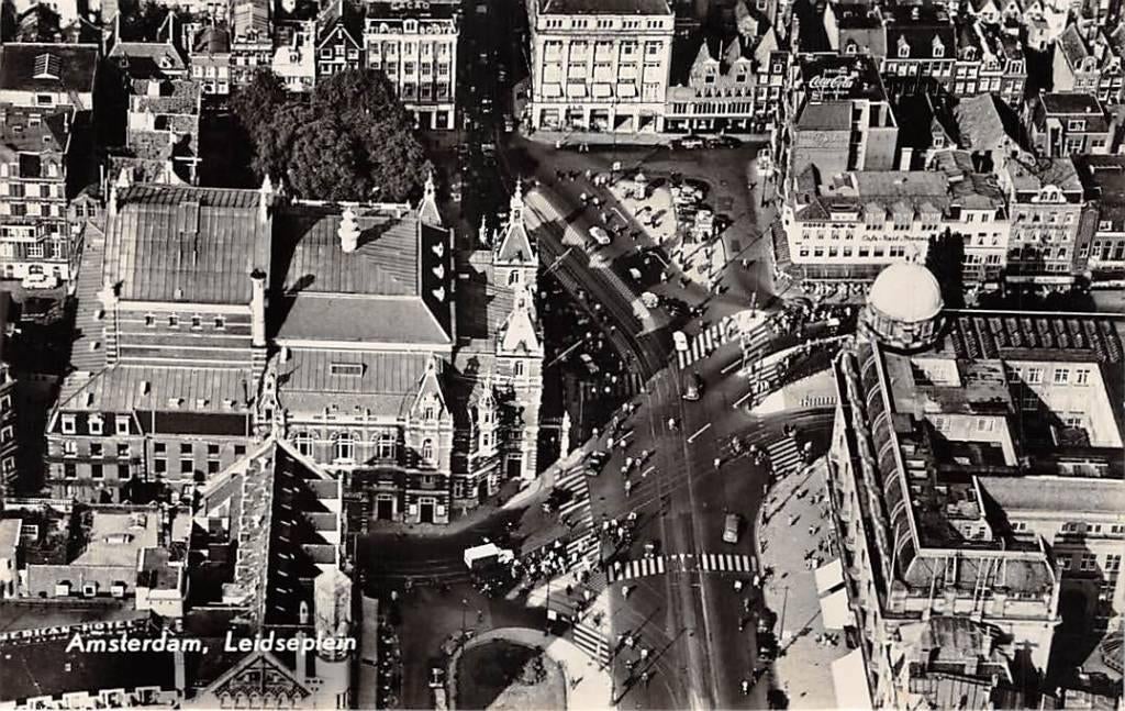 Amsterdam Leidseplein Stadsschouwburg KLM Luchtfoto no 19173, Verzamelen, Verzenden, 1940 tot 1960, Noord-Holland